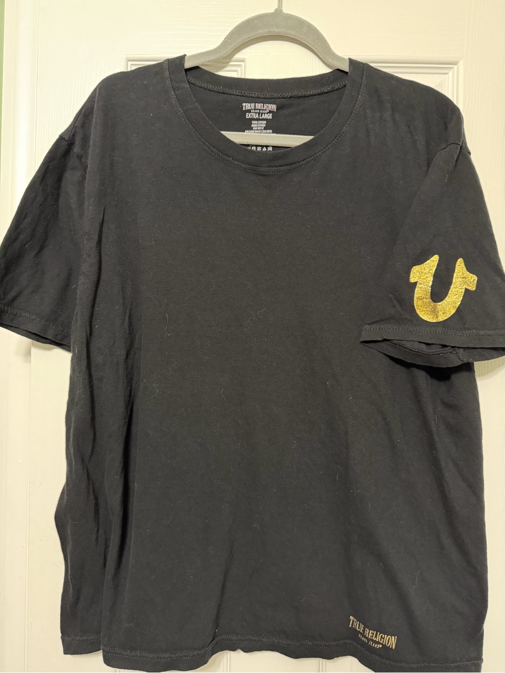True religion black tee shirt size XL gold horseshoe logo